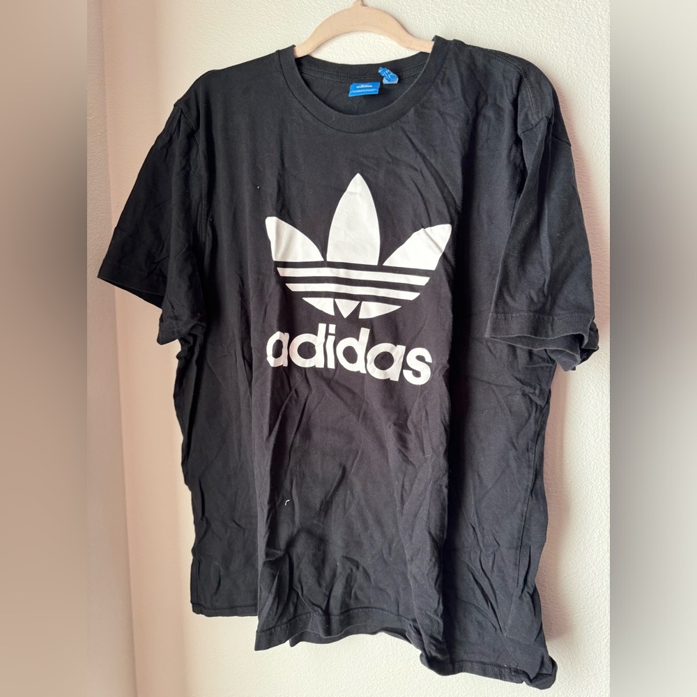 Adidas XL T-shirt